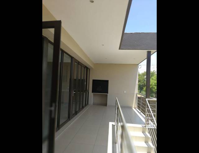 4 BEDROOM PROPERTY TO RENT IN MENLO PARK